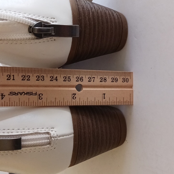 Kim Rodgers White Cresta ultra comfort sandals - Picture 10 of 13